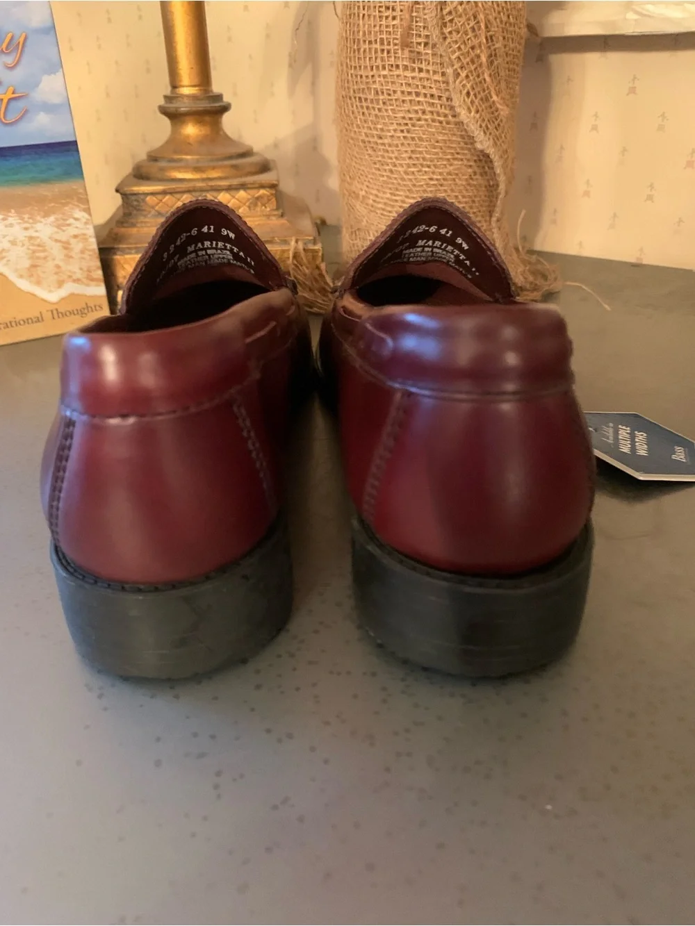 BASS WEEJUNS, NEW WITH TAGS, 2 tassel Woman’s size 9w loafers. BURGANDY RED.